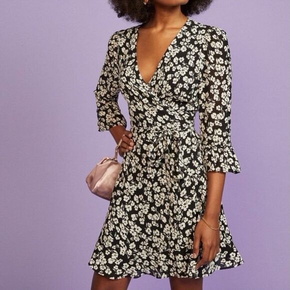 NWT Reformation Zoe Wrap Dress in Elaine Size XS - Picture 3 of 10